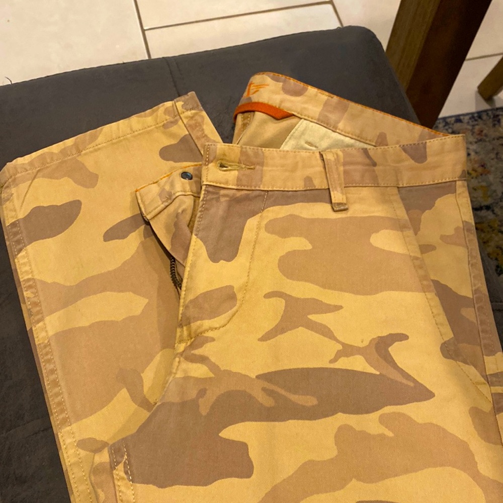 Dockers sandy camo slim fit chinos - size 30 x 32